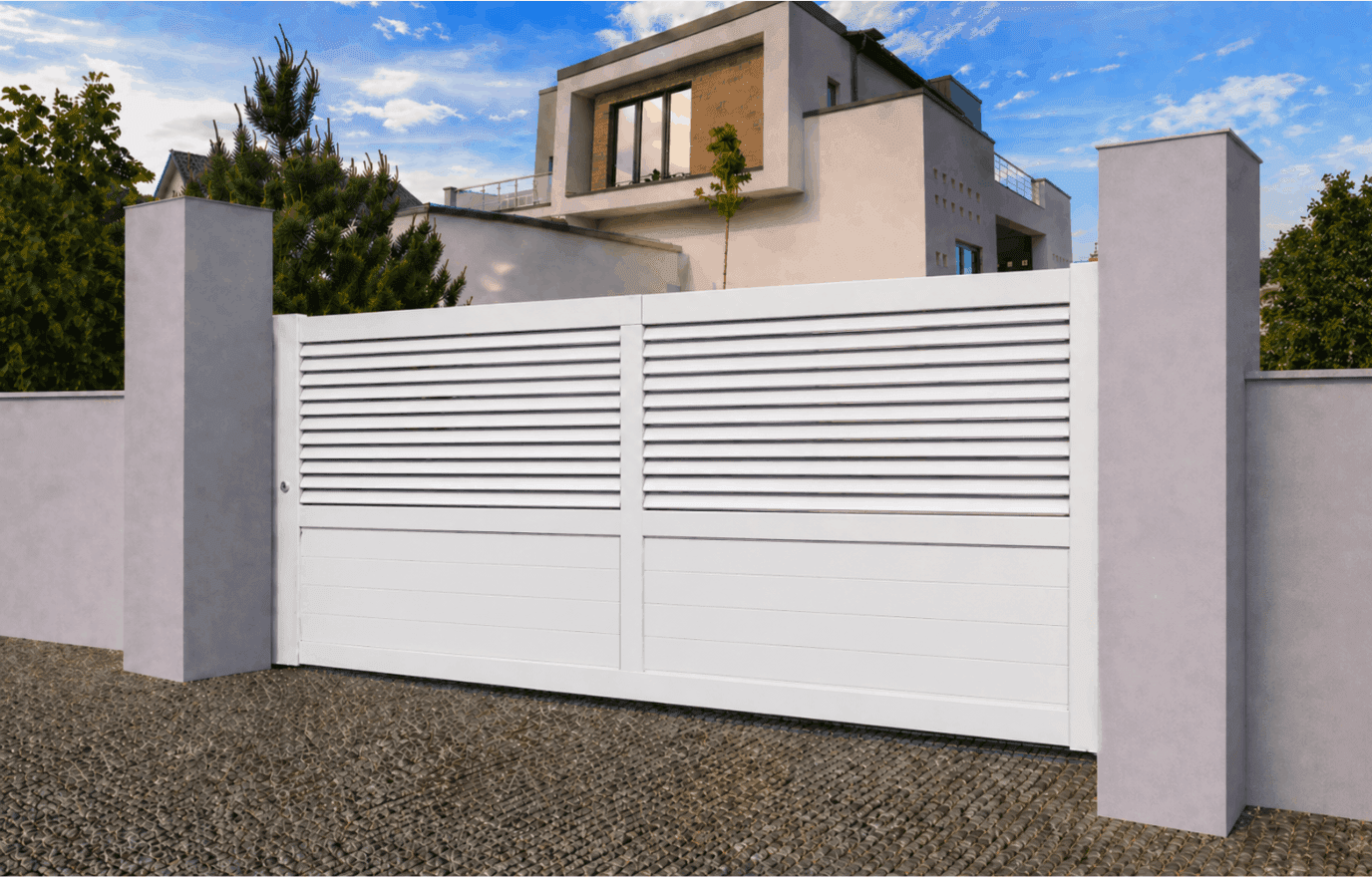 Portail coulissant aluminium plein - Martinique