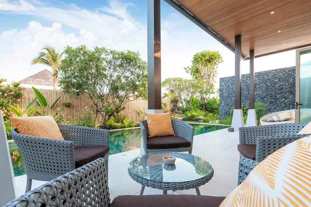 Terrasse au soleil : La pergola et le store banne, vos solutions pour rester à l’ombre cet été
